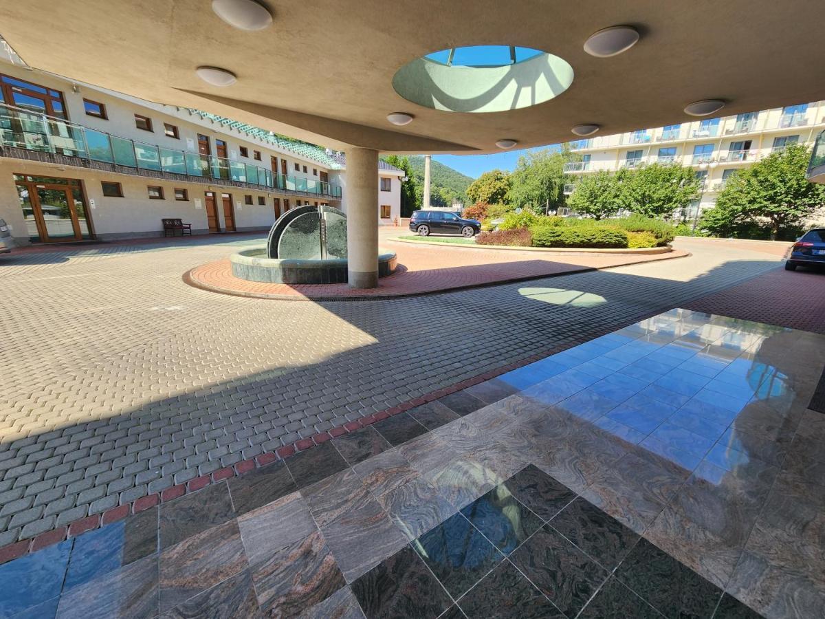 Kristoff Plaza Trencianske Teplice Apartamento Trenčín Exterior foto